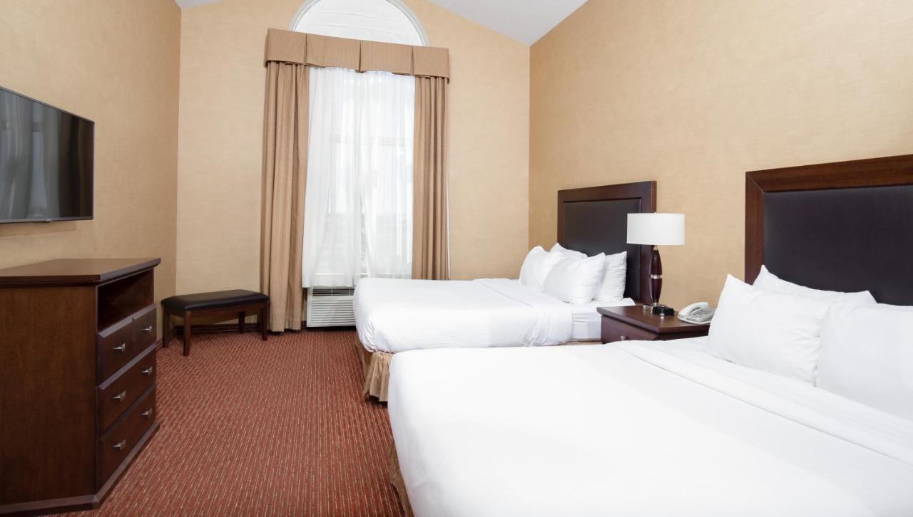Pomeroy Hotel Fort St. John Экстерьер фото