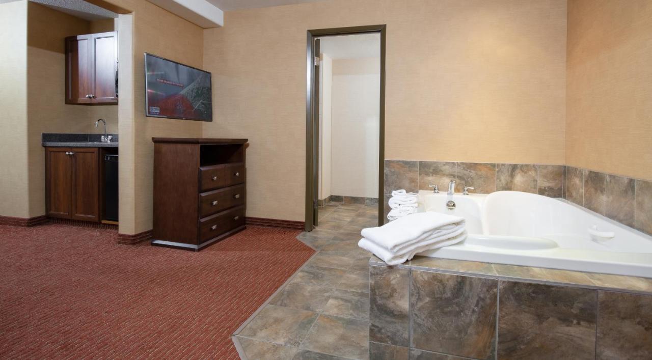 Pomeroy Hotel Fort St. John Экстерьер фото
