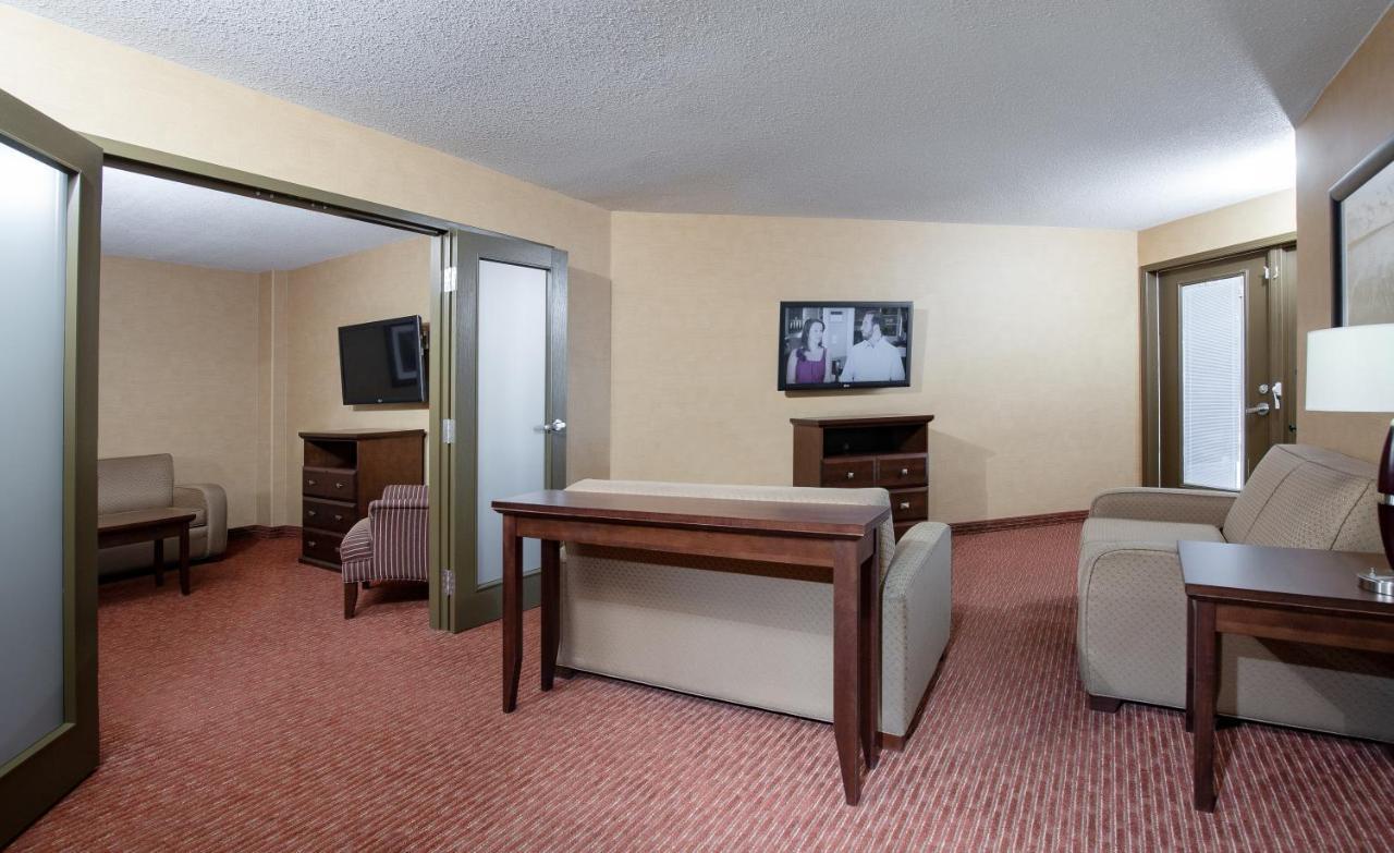 Pomeroy Hotel Fort St. John Экстерьер фото